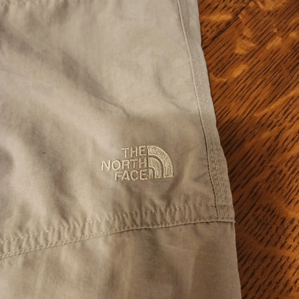 The North Face Shorts Men's Size XXL Nylon Tan Beige Hiking Drawstring Pockets